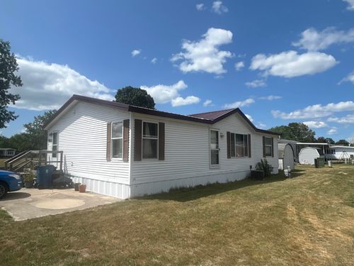 1219 Royal Dr, Fremont, MI, 49412-1841 | Card Image