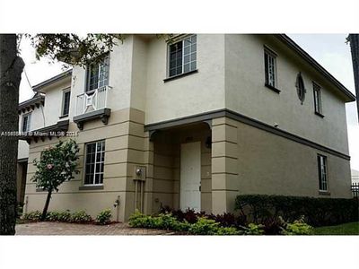 1995 - 1995 Nassau Dr, Townhouse with 3 bedrooms, 2 bathrooms and null parking in Riviera Beach FL | Image 2