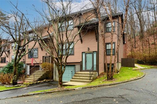 4 Adams Ct, Oyster Bay, NY, 11771-2807 | Card Image