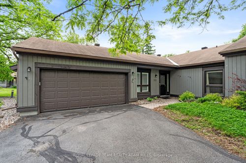 23 Oakmont Crt, Stittsville, ON, K2S1B9 | Card Image