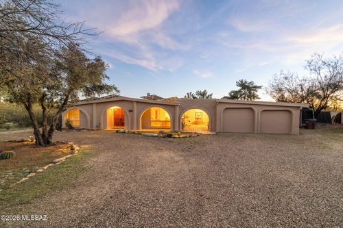 1641 W Chapala Dr, Tucson, AZ, 85704-2040 | Card Image
