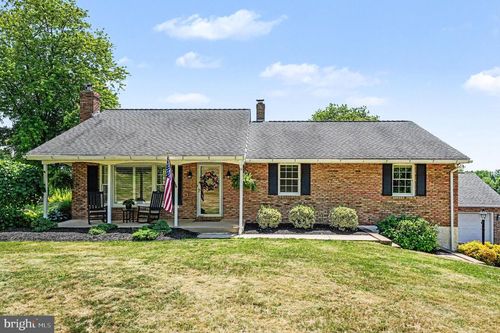 61 Applewood Ln, BOYERTOWN, PA, 19512-8655 | Card Image