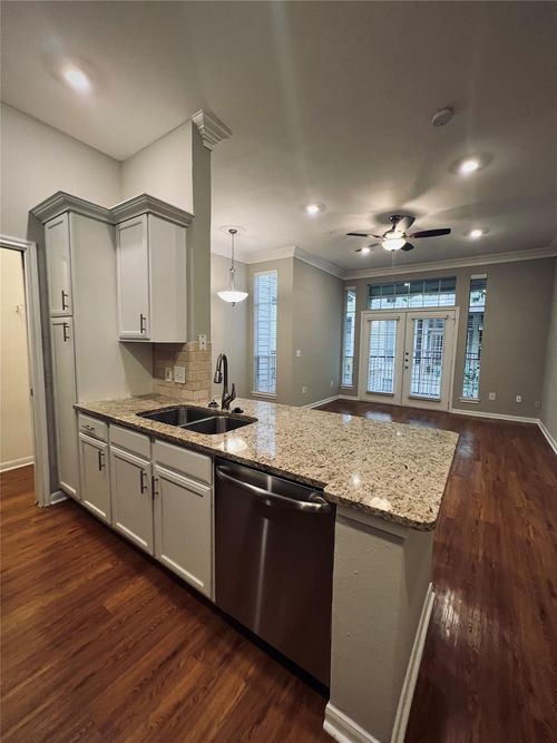 unit-1004-5353 Memorial Dr, Houston, TX, 77007-8268 | Card Image