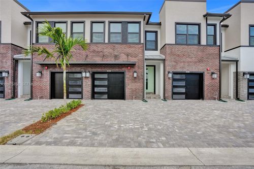 8339 Nw 7th Pl, Plantation, FL, 33324-1225 | Card Image