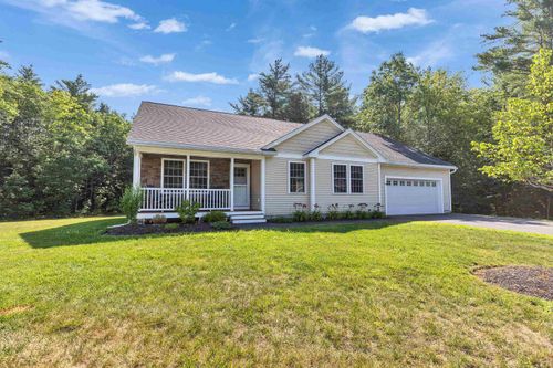 44 Richmond Dr, Concord, NH, 03303-1944 | Card Image