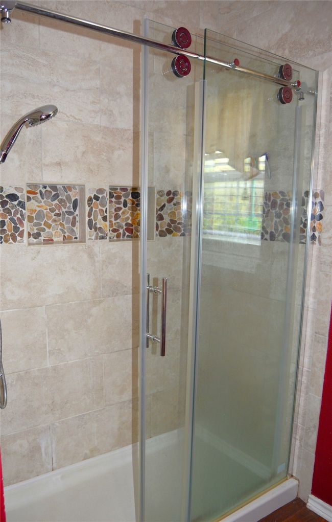 Hall shower | Image 27