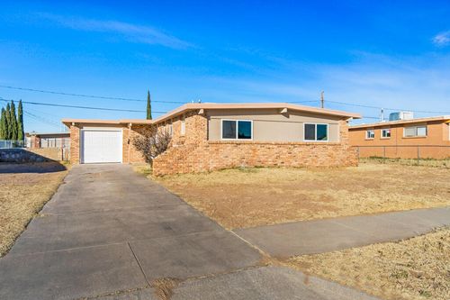 5945 Tautoga Dr, El Paso, TX, 79924-5622 | Card Image