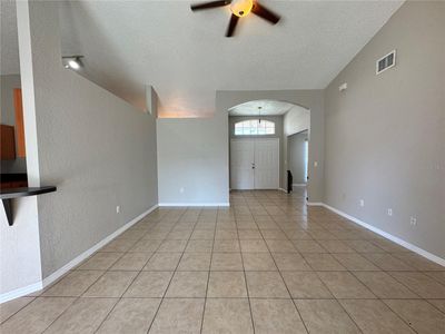 817 Highland Crest Loop, House other with 3 bedrooms, 2 bathrooms and null parking in Lake Wales FL | Image 3