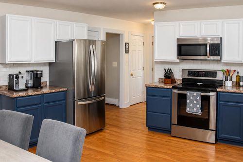 3 Diamond Ct, Lewiston, ME, 04240-5511 | Card Image