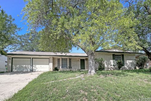 331 Shin Oak Dr, Live Oak, TX, 78233-2537 | Card Image