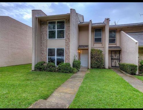 324 Valley Park Dr, Garland, TX, 75043-2955 | Card Image