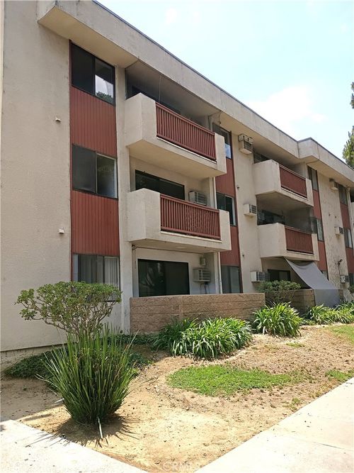 20234 Cantara St, Winnetka, CA, 91306-1870 | Card Image