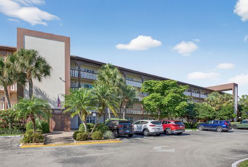 apt-l4-3203 Portofino Pt, Coconut Creek, FL, 33066-1239 | Card Image
