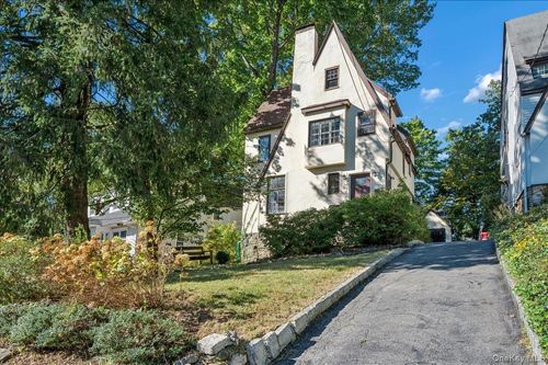 321 Bronxville Rd, Yonkers, NY, 10708-2111 | Card Image