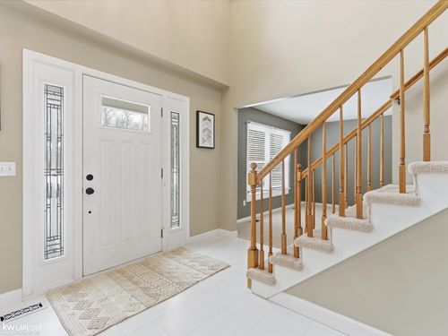 5151 Winewood Ln, Commerce Township, MI, 48382-1543 | Card Image