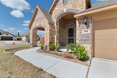 304 Hidden Cove Dr, Ponder, TX, 76259-1114 | Card Image