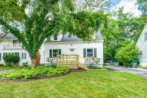 1658 17th St, Cuyahoga Falls, OH, 44223-1806 | Card Image