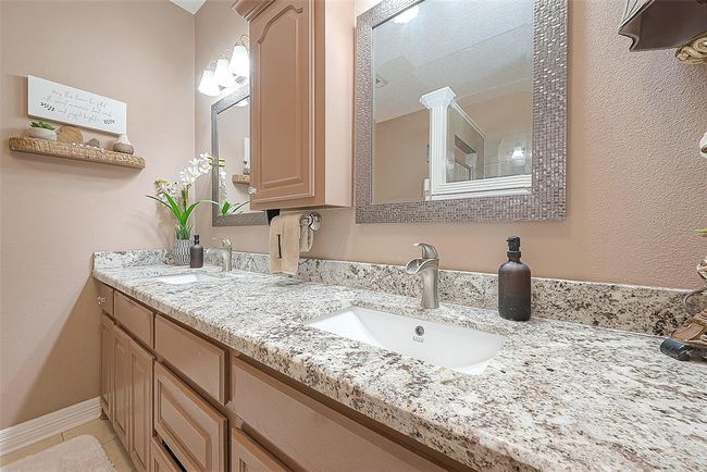 638 Winchester Trl, House other with 3 bedrooms, 3 bathrooms and 2 parking in Angleton TX | Image 15