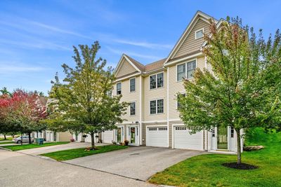 3 - 3 Hartshorn Way, Condo with 2 bedrooms, 1 bathrooms and 1 parking in Manchester NH | Image 2