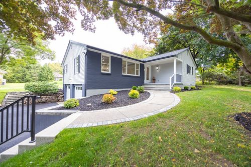 2 Cherrymede Cres, Fairport, NY, 14450-8507 | Card Image