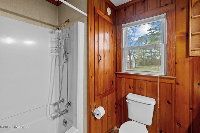 327 Nc Highway 305, House other with 3 bedrooms, 2 bathrooms and null parking in Windsor NC | Image 18