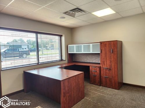 702 S Delaware Avenue, Mason City, IA, 50401 | Card Image