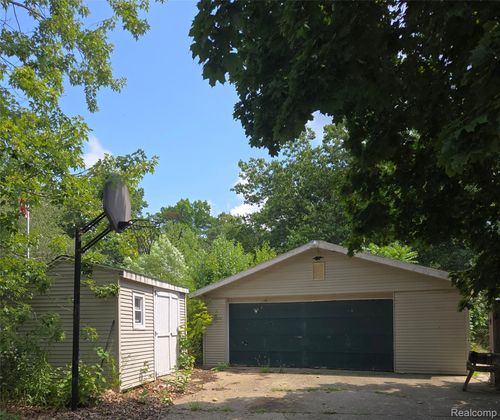 17169 Holly Shores Dr, Holly, MI, 48442-1842 | Card Image