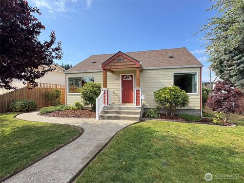 1124 E 4th St, Port Angeles, WA, 98362-4423 | Card Image