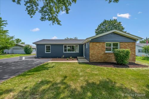 355 Hilltop Dr, North Aurora, IL, 60542-1083 | Card Image