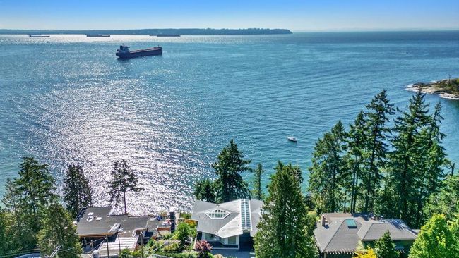 4580 Marine Drive, House other with 5 bedrooms, 5 bathrooms and 5 parking in West Vancouver BC | Image 39