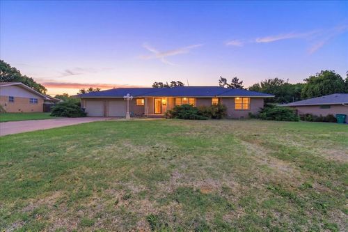 616 N Broadway, Hobart, OK, 73651-1813 | Card Image