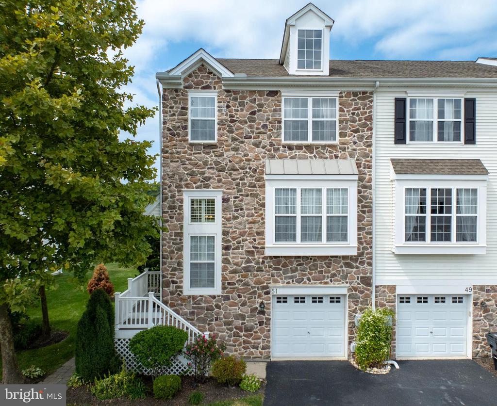 Narragansett Ln, Coatesville, PA 19320