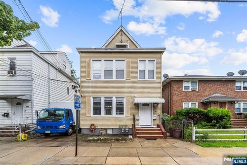 105 Van Riper Ave, Clifton, NJ, 07011-1327 | Card Image