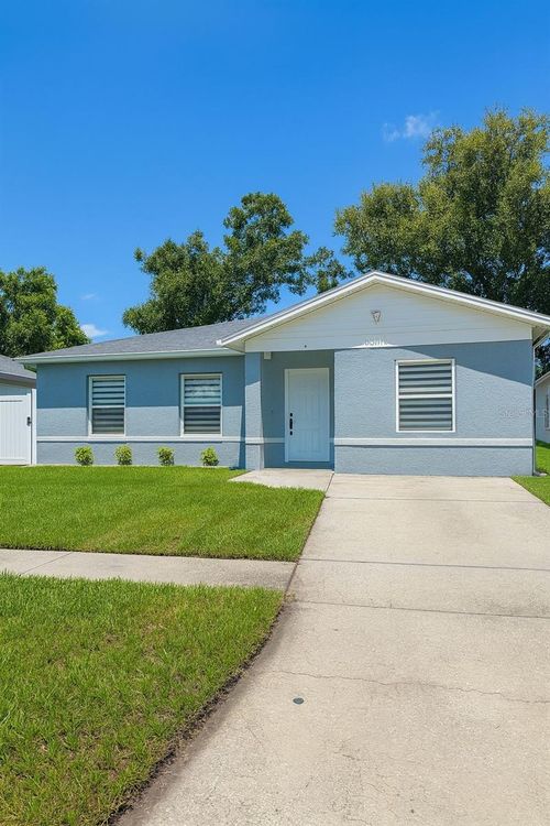 8706 Fish Lake Rd, TAMPA, FL, 33619-4989 | Card Image