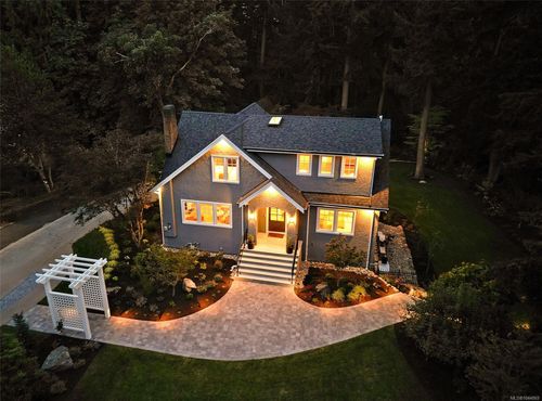 2535 Queenswood Dr, Victoria, BC, V8N1X4 | Card Image