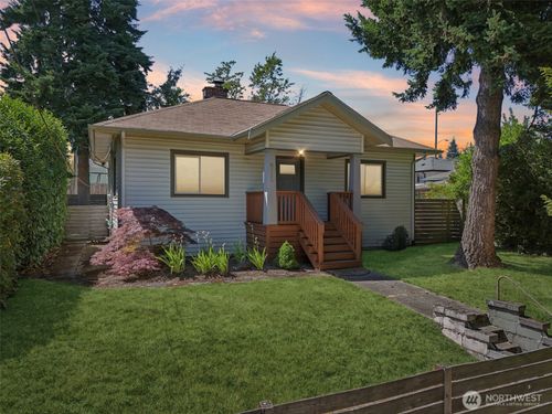 8811 35th Ave, Seattle, WA, 98126-3605 | Card Image