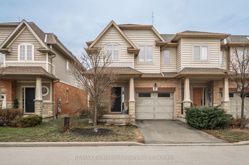 21-8 Lakelawn Road, Grimsby, ON, L3M0G1 | Card Image