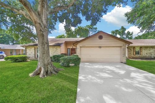 2820 Sugar Wood Dr, League City, TX, 77573-5755 | Card Image