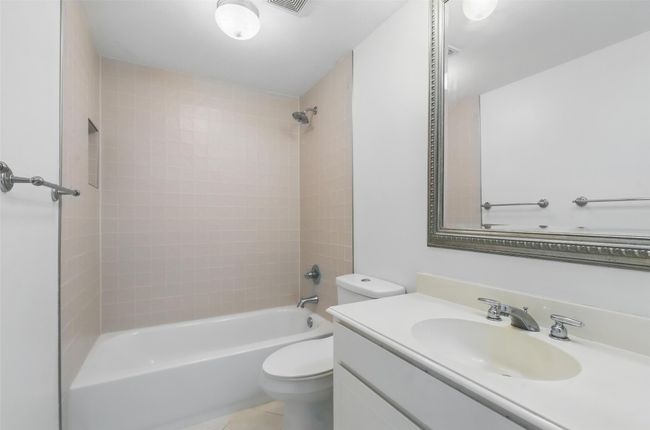 APT-206W - 4320 Bellaire Dr S, Condo with 2 bedrooms, 2 bathrooms and null parking in Fort Worth TX | Image 8