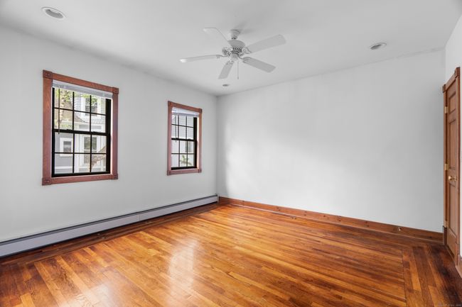 623 Whitney Ave, Home with 21 bedrooms, 13 bathrooms and 12 parking in New Haven CT | Image 9