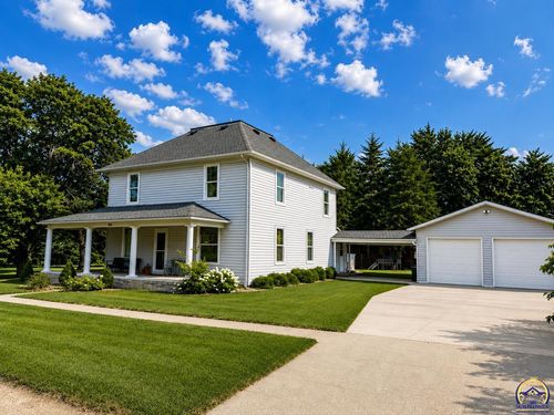 104 W Wyandotte St, Meriden, KS, 66512-9306 | Card Image