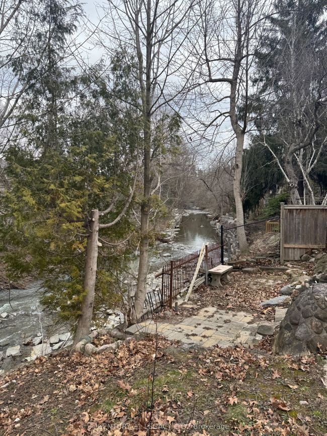 20 Leland Ave, House other with 3 bedrooms, 1 bathrooms and 4 parking in Etobicoke ON | Image 17