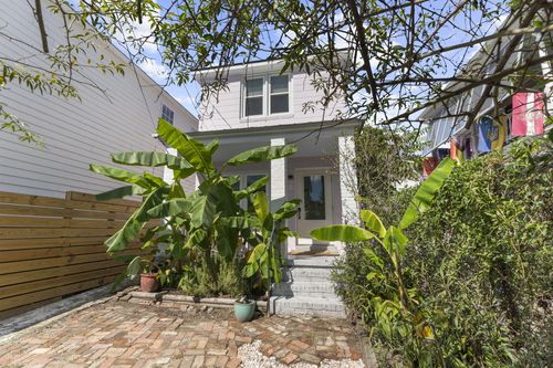 12 Nunan St, Charleston, SC, 29403-5218 | Card Image