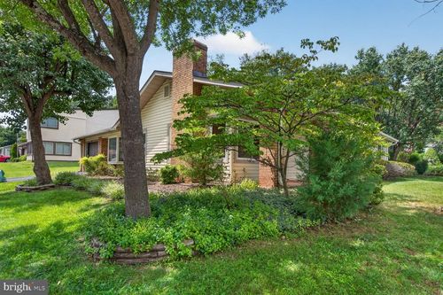323 Avondale Dr, STERLING, VA, 20164-1208 | Card Image