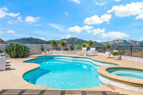 32070 Corte Bonilio, Temecula, CA, 92592-1626 | Card Image