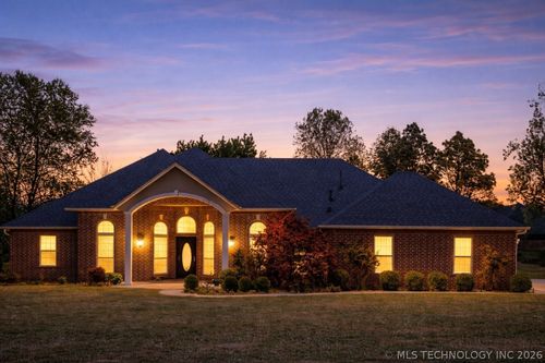 9917 E Shadowlake Dr, Claremore, OK, 74017-1477 | Card Image