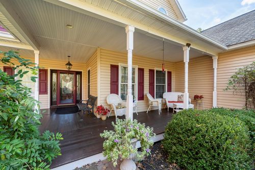 567 Ackert Hook Rd, Rhinebeck, NY, 12572-2707 | Card Image