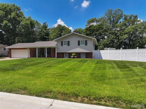 5 Brookdale Dr, Ste Genevieve, MO, 63670-1810 | Card Image