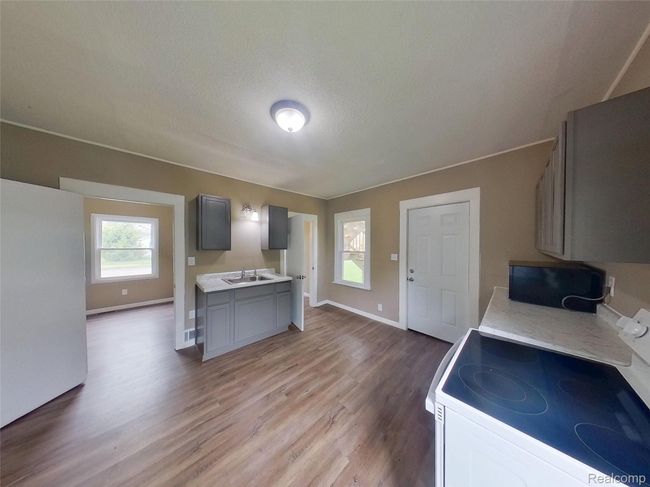 Kitchen | Image 8