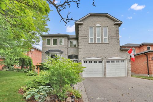 5 Pemberton Crt, Whitby, ON, L1R1W8 | Card Image